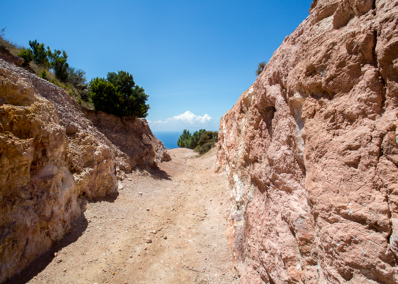 Caolino Caves: A Geomineral Park of History and Nature